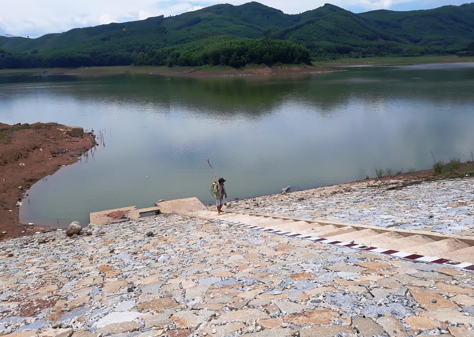 Bình Định: Tự ý san ủi, mở đường đe doạ hồ thủy lợi, người dân hoang mang - 5 Bình Định: Tự ý san ủi, mở đường đe doạ hồ thủy lợi, người dân hoang mang - 5