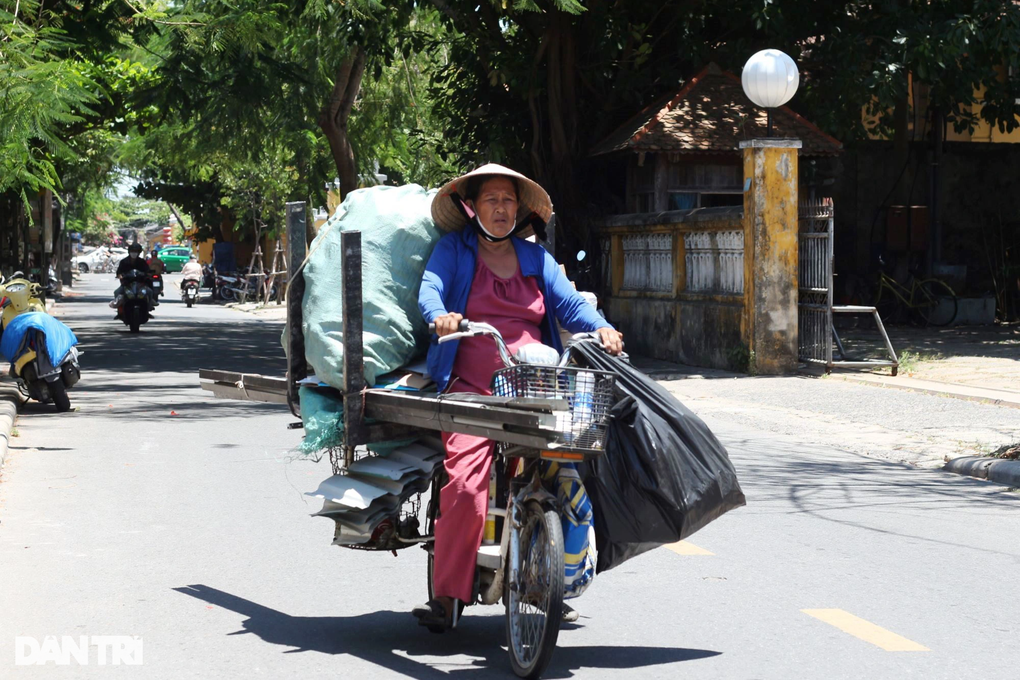 Hội An: Du khách khổ sở vì thời tiết nắng nóng - 4 Hội An: Du khách khổ sở vì thời tiết nắng nóng - 4