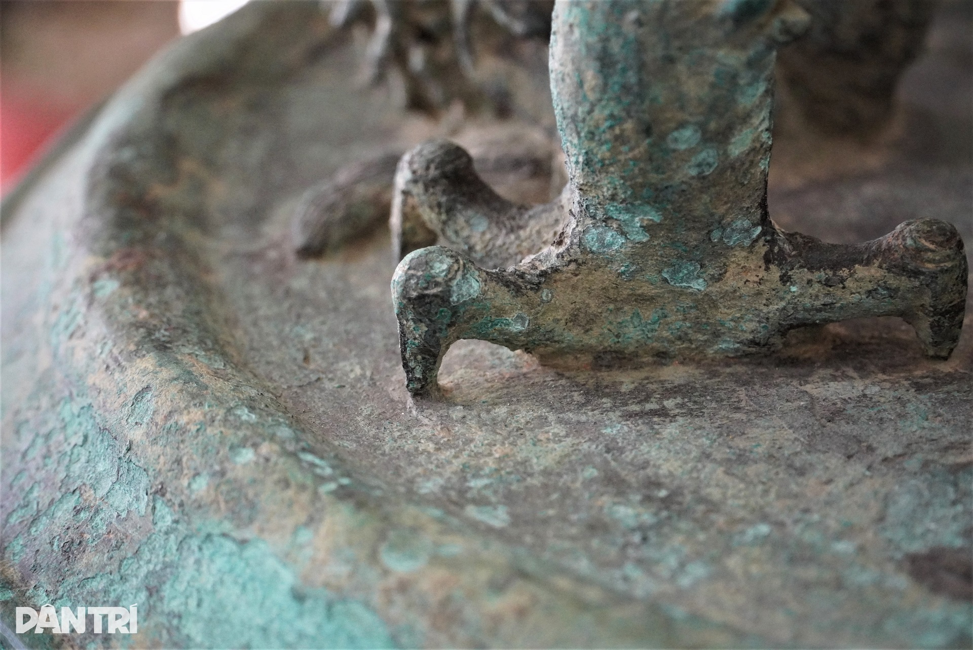 Quả chuông hiếm bằng đồng, hơn 600 tuổi được công nhận bảo vật quốc gia - 4 Quả chuông hiếm bằng đồng, hơn 600 tuổi được công nhận bảo vật quốc gia - 4