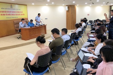 Tuyên dương 10 công nhân, viên chức, lao động tiên tiến xuất sắc