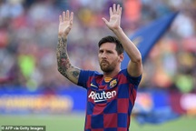Messi muốn gặp Ban lãnh đạo Barcelona để được tự do ra đi