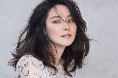 Hành động đẹp của Lee Young Ae giữa thảm kịch giẫm đạp ở Itaewon