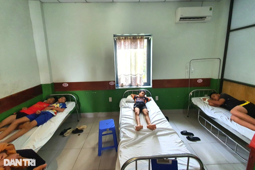Người phụ nữ bị tố đánh 4 đứa trẻ nhập viện - 2 Người phụ nữ bị tố đánh 4 đứa trẻ nhập viện - 2