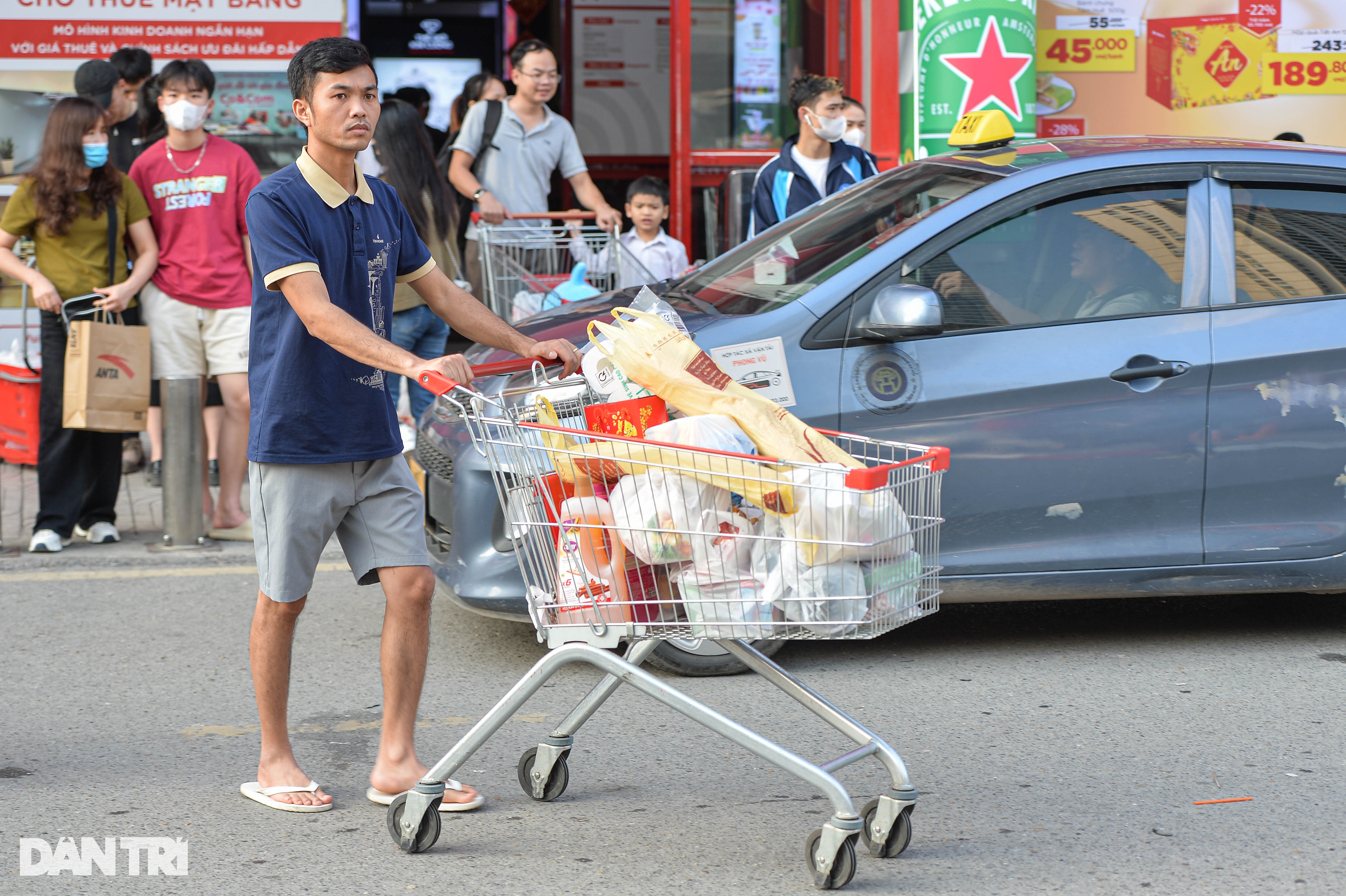 Kẻ khóc, người cười giữa chợ truyền thống và siêu thị ngày giáp Tết - 12