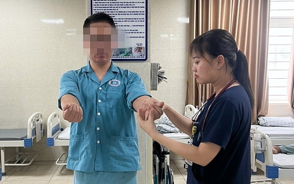 Bị đột quỵ não nguy hiểm lại tưởng say rượu - 1 Bị đột quỵ não nguy hiểm lại tưởng say rượu - 1