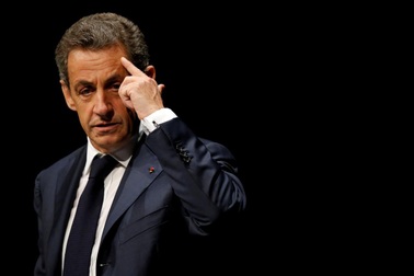 Cáo buộc nhận hàng valy tiền của Libya khiến ông Sarkozy như sống trong địa ngục