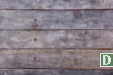 Mẹo hay chế đồng hồ độc đáo từ nắp các chai nhựa