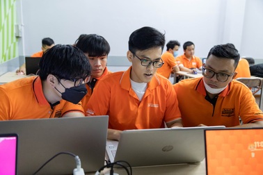 FPT Aptech cập nhật chương trình đào tạo lập trình viên 2023