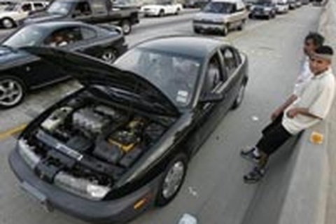 Bão Rita vẫn rất nguy hiểm