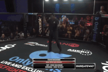 Võ sĩ bị chỉ trích dù giành chiến thắng nhanh nhất lịch sử MMA