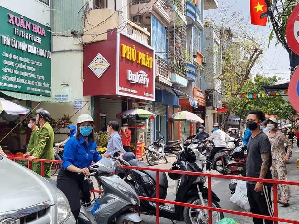 Pho cho Cot Den 152851949_766095907344217_5324882823345820702_n.jpg