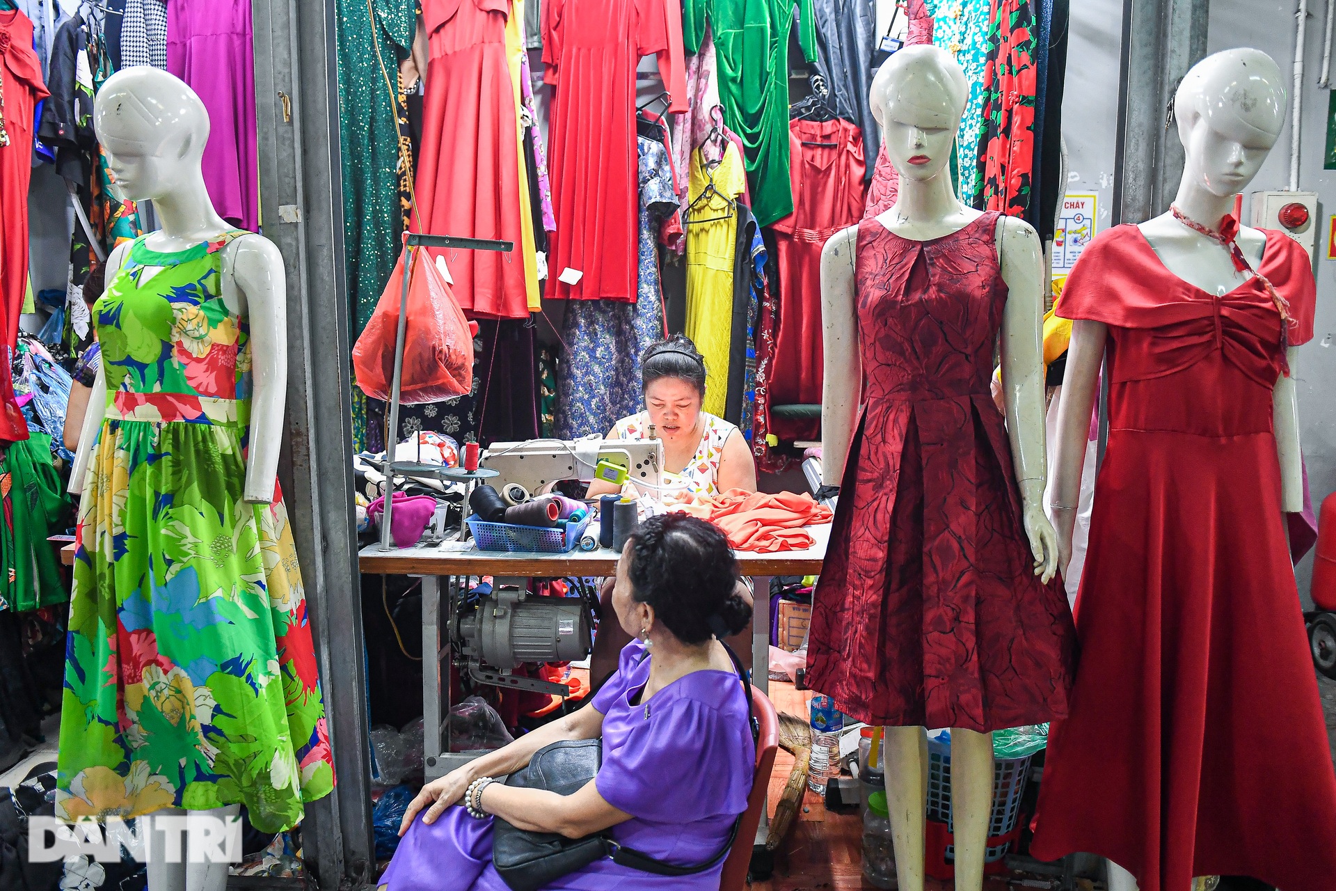 Bên trong khu chợ trăm tuổi của Hà Nội được đưa xuống lòng đất - 5 Bên trong khu chợ trăm tuổi của Hà Nội được đưa xuống lòng đất - 5