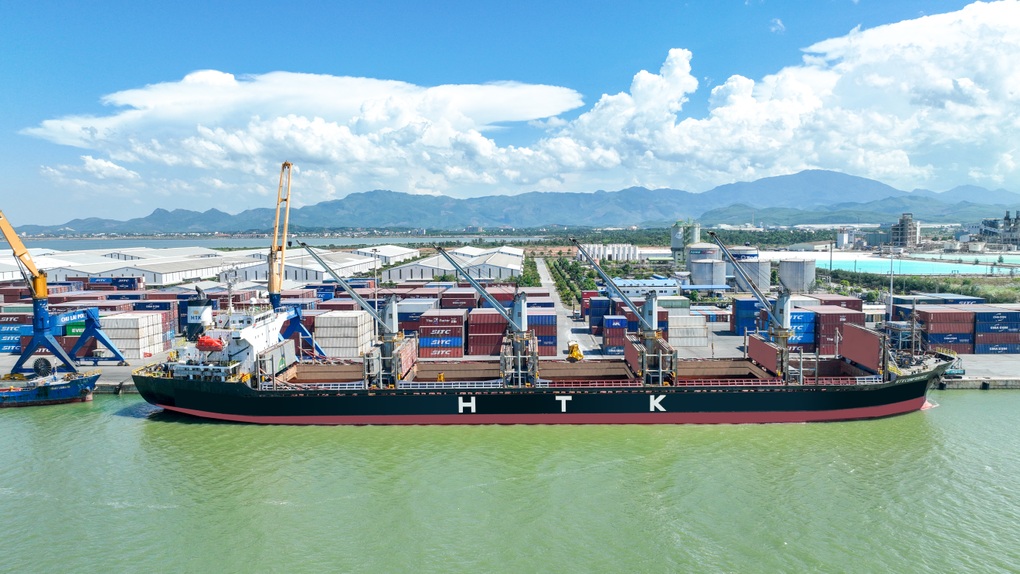 Cảng Chu Lai đón tàu lớn và nâng cao hiệu suất khai thác hàng rời - 1 Cảng Chu Lai đón tàu lớn và nâng cao hiệu suất khai thác hàng rời - 1