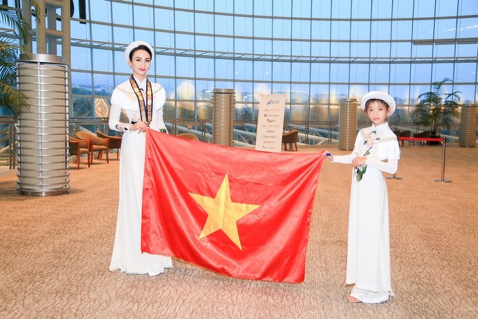 “Phải đồng lòng bảo hộ áo dài Việt”! - 19