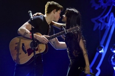 Shawn Mendes và những bật mí “đốn tim” người hâm mộ