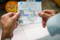 Quyên tặng thẻ bảo hiểm y tế cho người khó khăn dịp Tết Nguyên đán