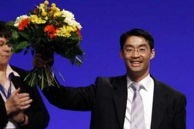 Chính khách gốc Việt chính thức trở thành Phó thủ tướng Đức