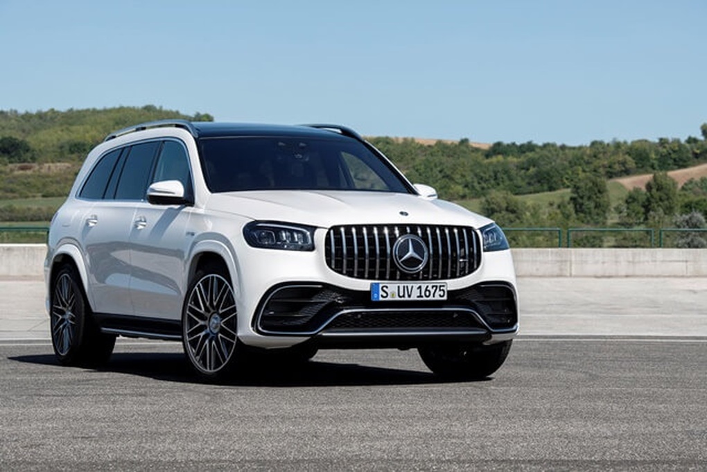 Hải quan tìm chủ chiếc Mercedes Benz bỏ xe gần 5 năm ở cảng - 1 Hải quan tìm chủ chiếc Mercedes Benz bỏ xe gần 5 năm ở cảng - 1
