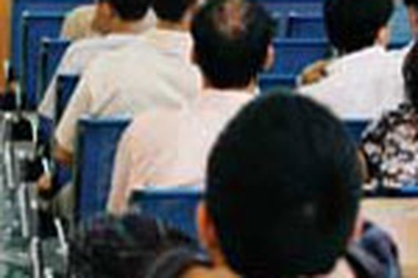 “Đo sàn” hàng loạt, thanh khoản giảm mạnh