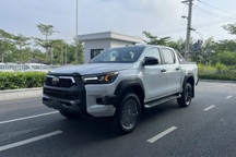 Toyota Hilux bán vượt Triton ở tháng 5, nhưng vẫn thua xa Ford Ranger