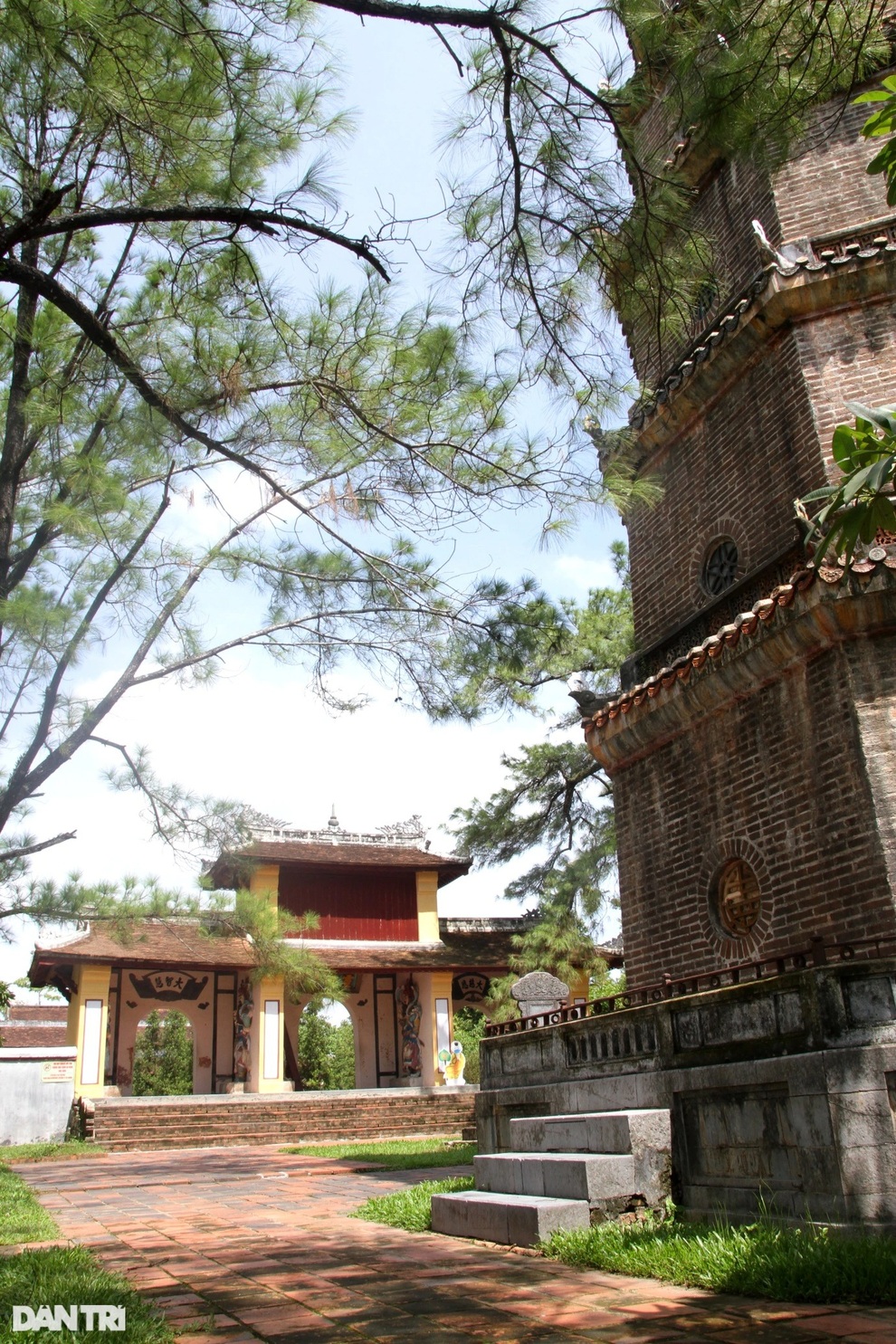 Bí ẩn bức tranh rồng bị che khuất trên cổng chùa Thiên Mụ ở cố đô Huế - 12
