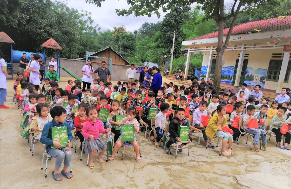 Ích Nhi nối dài hoạt động chung tay vì cộng đồng - 1 Ích Nhi nối dài hoạt động chung tay vì cộng đồng - 1