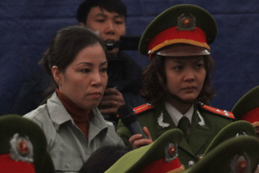 Khi nào nữ tử tù có thai được giảm án xuống chung thân?