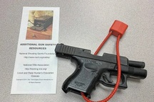 Nghịch súng, cậu bé 6 tuổi vô tình bắn tử vong em trai ở Mỹ