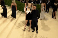 "Đóa hồng xinh đẹp" Rosé của Blackpink lần đầu dự Met Gala
