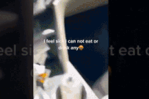 Cô gái hoảng hồn khi tìm thấy chiếc răng bên trong bánh mì vừa mua