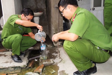 Hai công ty trang sức cùng "dính" sai phạm xả thải bẩn