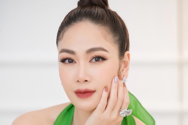 Hoa hậu Tuyết Nga vượt qua nỗi đau mất cha năm 14 tuổi kiếm tiền nuôi em