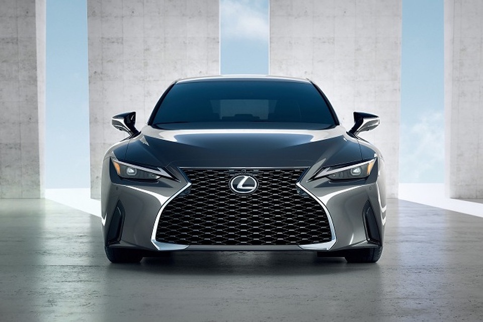 Lexus IS 2021 sắp về Việt Nam, đấu Mercedes-Benz C-Class và BMW 3-Series - 1 Lexus IS 2021 sắp về Việt Nam, đấu Mercedes-Benz C-Class và BMW 3-Series - 1