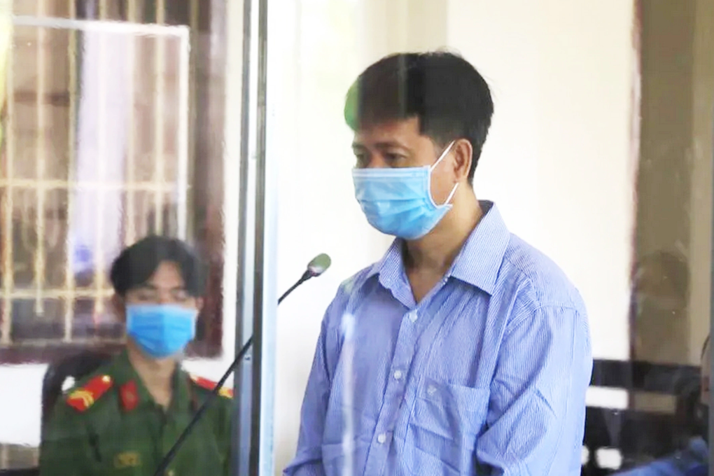 Kế toán trưởng lĩnh án tử vì tham ô hàng trăm tỷ đồng để đánh bạc - 1 Kế toán trưởng lĩnh án tử vì tham ô hàng trăm tỷ đồng để đánh bạc - 1