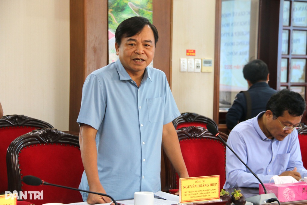 Quốc lộ 14 nứt toác: Đất ngậm nước như viên sủi, gây sạt trượt - 3 Quốc lộ 14 nứt toác: Đất ngậm nước như viên sủi, gây sạt trượt - 3