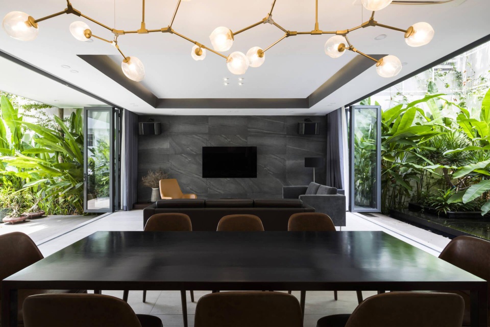 Biệt thự hơn 200m2 với khu vườn xanh như rừng nhiệt đới ở Sài Gòn - 4