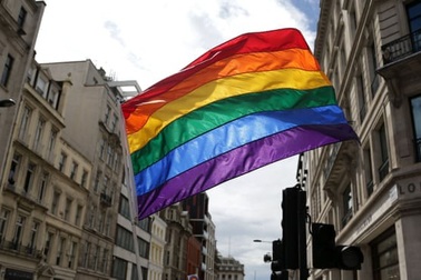 Quốc gia đầu tiên đưa quyền của người LGBT thành môn học chính thức