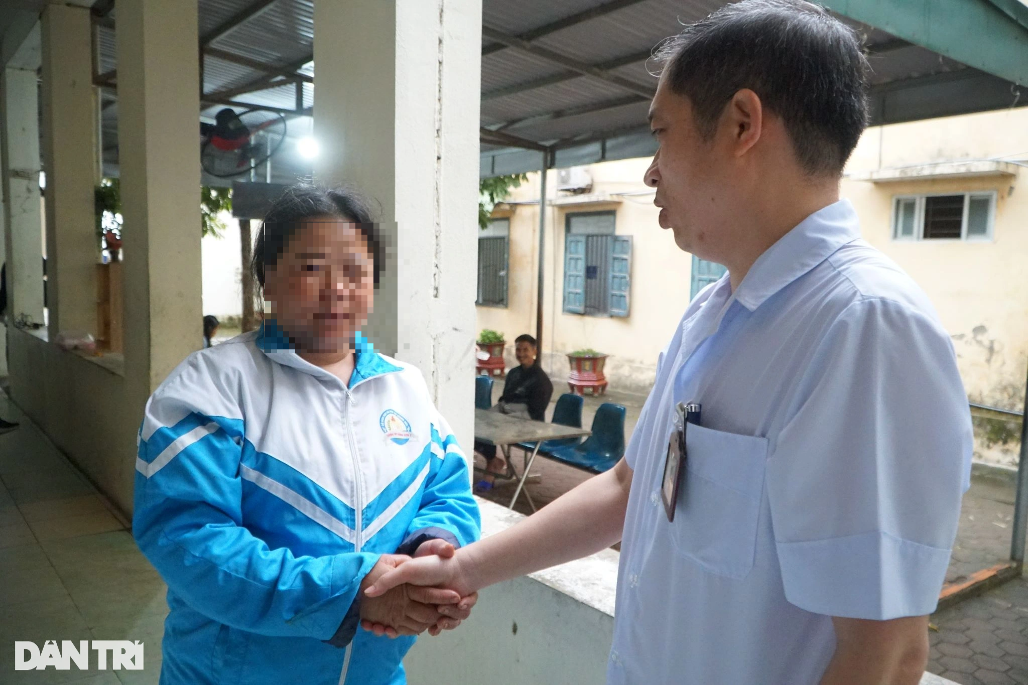 Bác sĩ giấu thân phận khi... tìm vợ, lo bị bệnh nhân đánh - 6 Bác sĩ giấu thân phận khi... tìm vợ, lo bị bệnh nhân đánh - 6