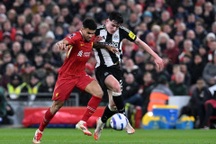 Chung kết Cúp Liên đoàn Anh: Vinh quang của Liverpool hay Newcastle?