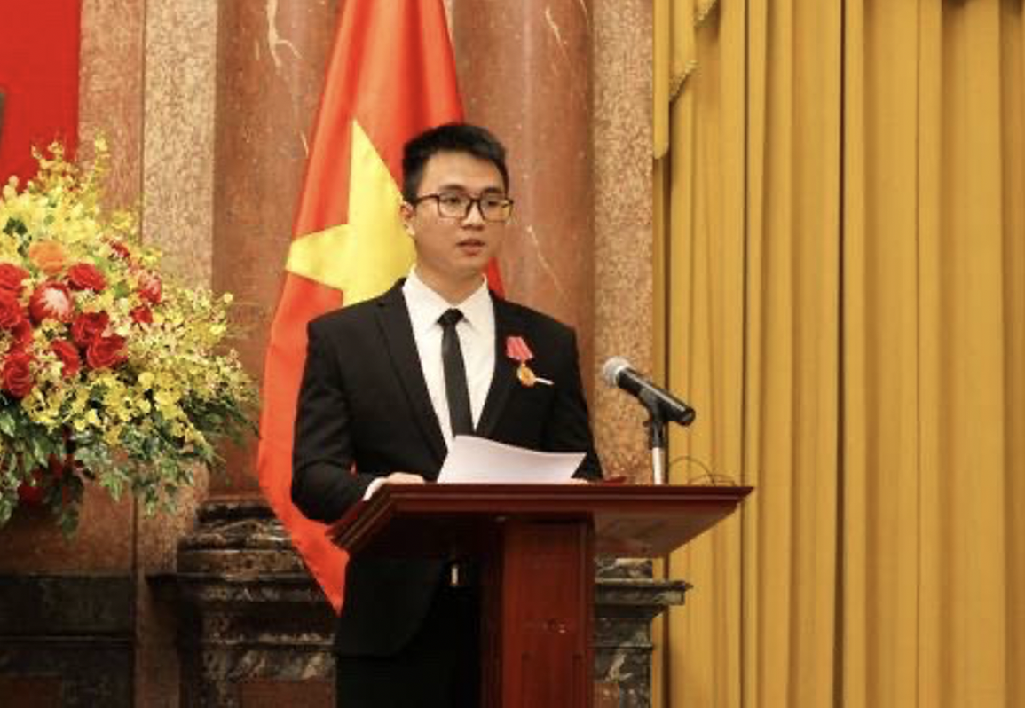 Cựu học sinh chuyên Lý trường Ams một năm đoạt 3 Huy chương Vàng - 1 Cựu học sinh chuyên Lý trường Ams một năm đoạt 3 Huy chương Vàng - 1