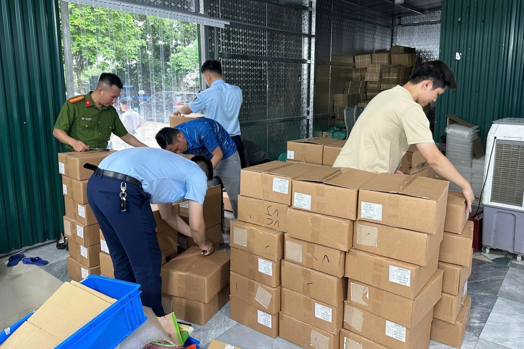 Phát hiện 5.400 sản phẩm mỹ phẩm nhập lậu của Công ty Ngân Korea - 1 Phát hiện 5.400 sản phẩm mỹ phẩm nhập lậu của Công ty Ngân Korea - 1