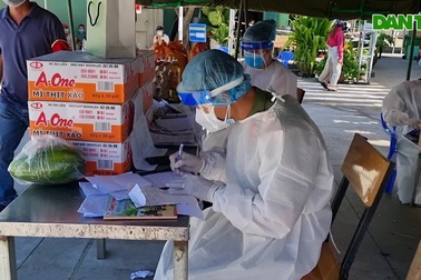 Công an Đà Nẵng mở 30 "chợ container" phục vụ thực phẩm cho người dân