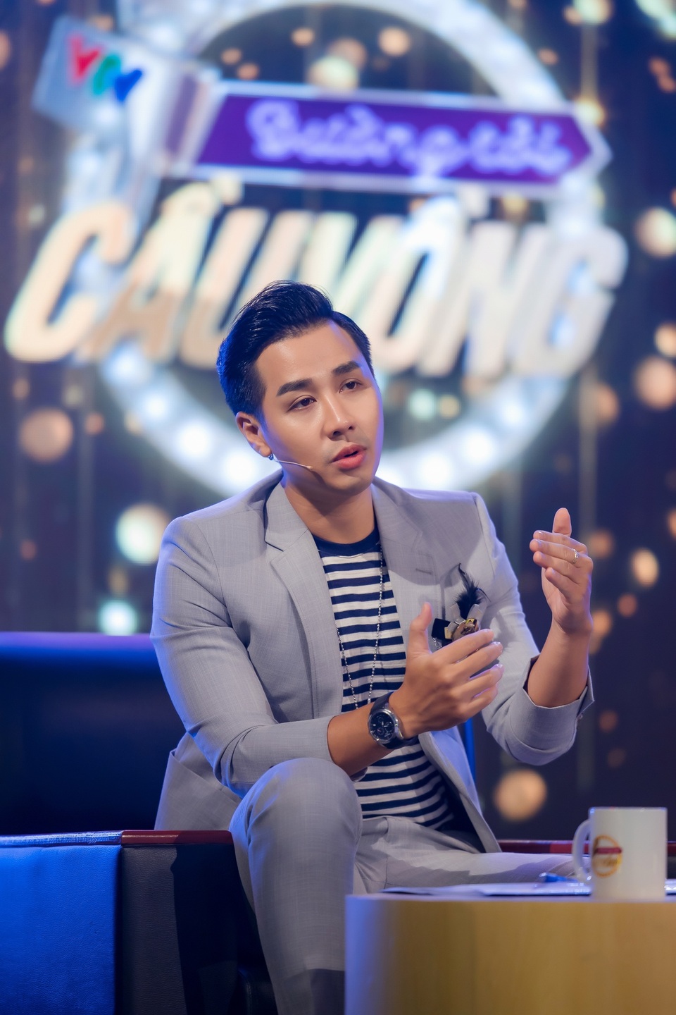 Nguyên Khang: Không hạ tiêu chuẩn của mình để đáp ứng số đông - 2 Nguyên Khang: Không hạ tiêu chuẩn của mình để đáp ứng số đông - 2