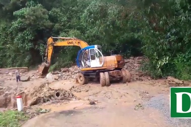 Sạt lở nghiêm trọng trên các tuyến đường của huyện Tu Mơ Rông (Kon Tum)