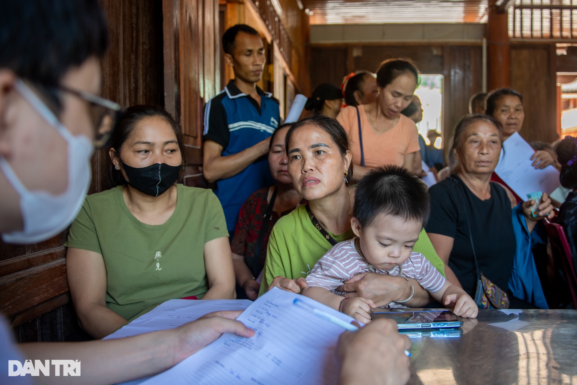 Vượt núi, băng sông tiếp sức cho đồng bào nơi phên dậu Tổ quốc - 4 Vượt núi, băng sông tiếp sức cho đồng bào nơi phên dậu Tổ quốc - 4