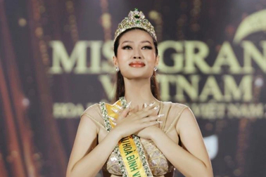 Giới trẻ có đang sống thờ ơ, ích kỷ và vô cảm hay không?