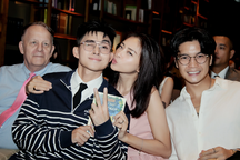 Jun Phạm tiếc nuối khi chưa kịp tặng sách thì bố đã ra đi