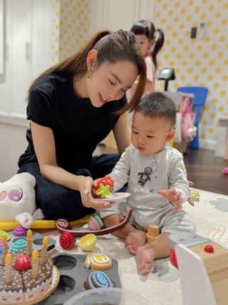Hội bạn thân Hoàng Thùy Linh: "Mẹ bỉm sữa" gợi cảm, Mai Phương Thúy lẻ bóng - 7