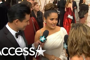 Salma Hayek trẻ trung dự Oscar