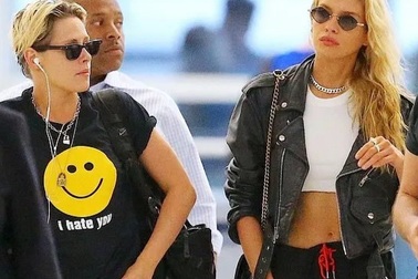 Kristen Stewart cùng bạn gái dự sự kiện